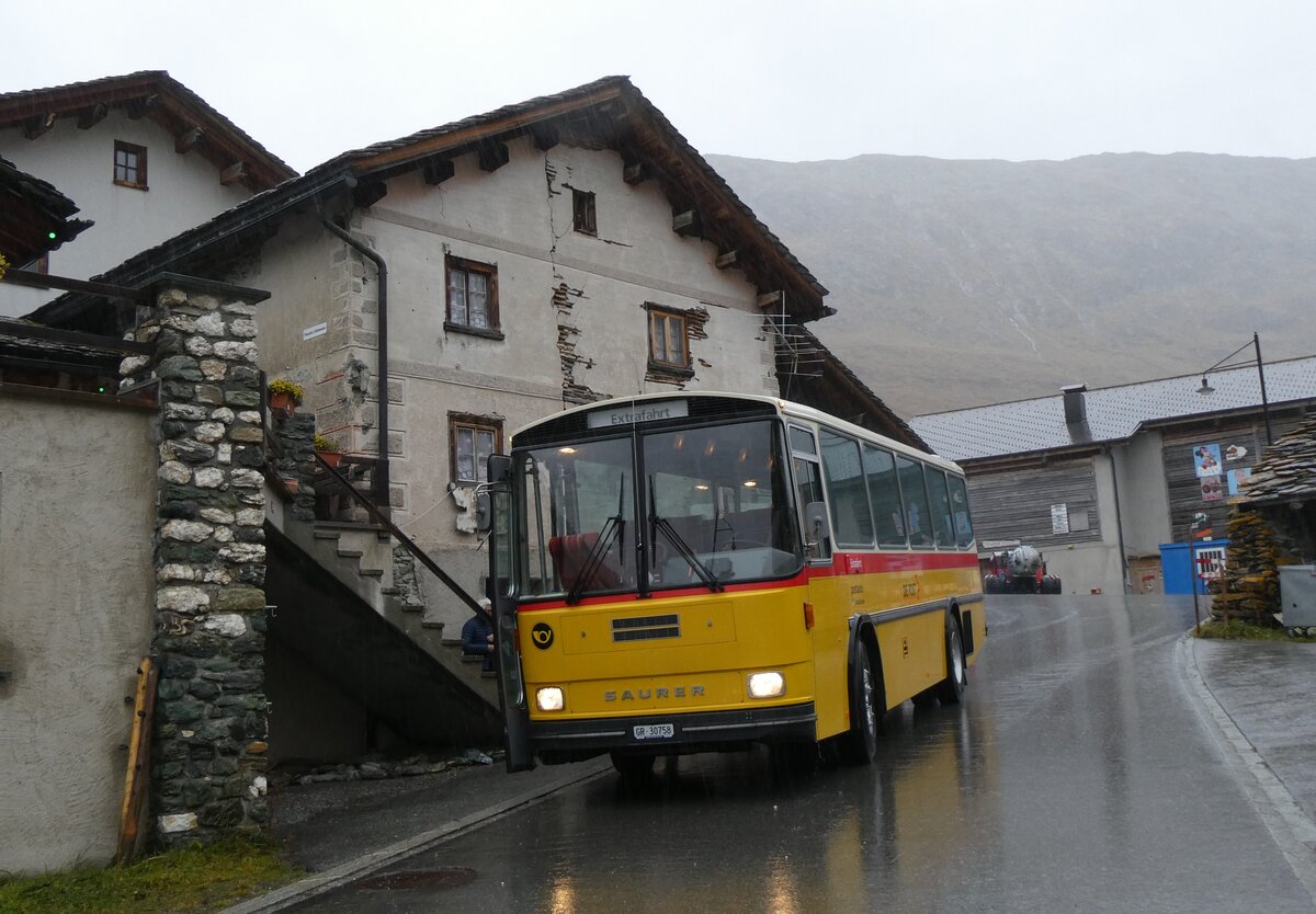 (267'865) - L�tscher, Haldenstein - GR 30'758 - Saurer/R&J (ex Dornbierer, Thal; ex FRAM Drachten/NL Nr. 24; ex PostAuto Graub�nden PID 2870; ex P 24'367) am 8. Oktober 2024 in Juf