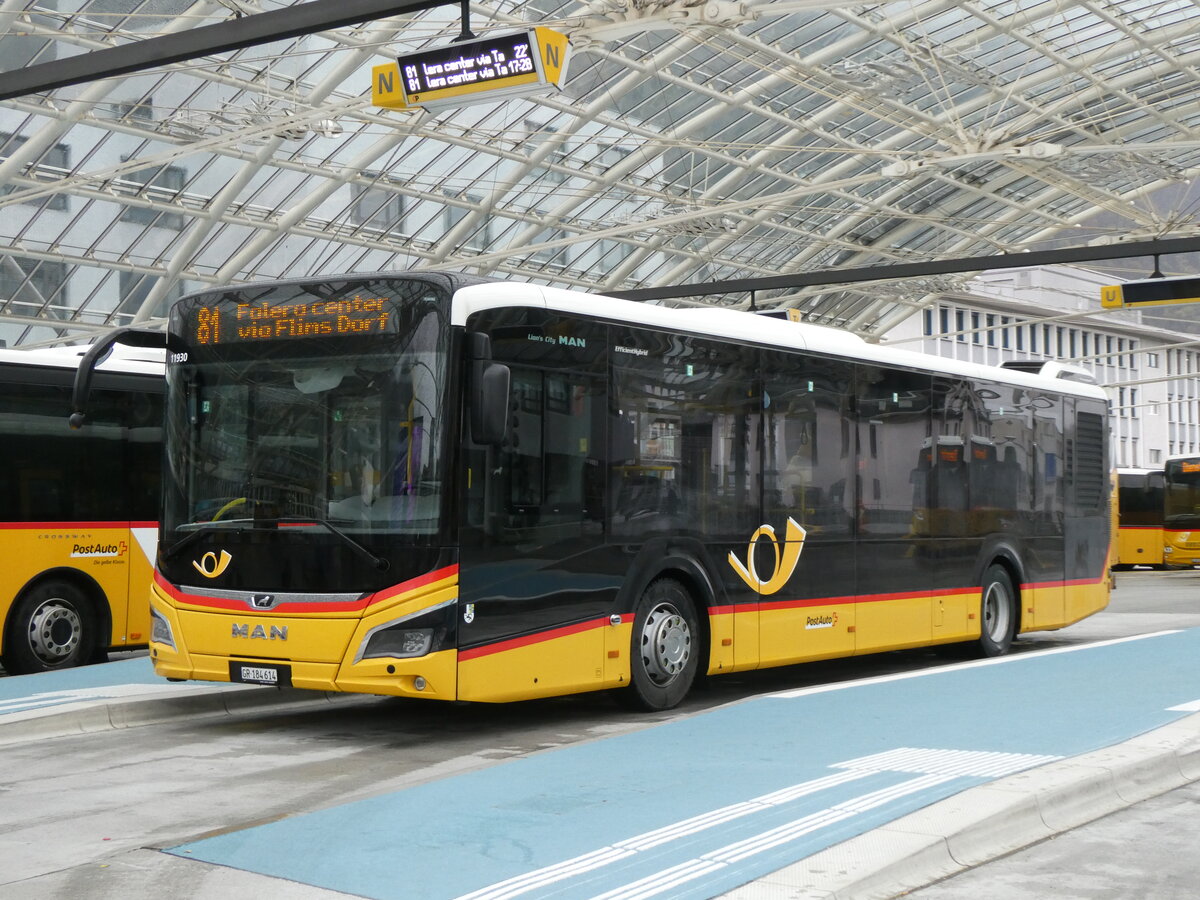 (267'902) - PostAuto Graub�nden - GR 184'614/PID 11'930 - MAN am 8. Oktober 2024 in Chur, Postautostation