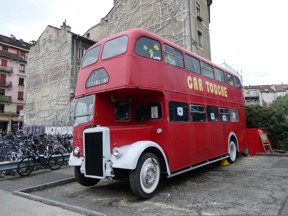 (267'923) - Car Touche, Gen�ve - Leyland (ex Londonbus) am 10. Oktober 2024 beim Bahnhof Gen�ve