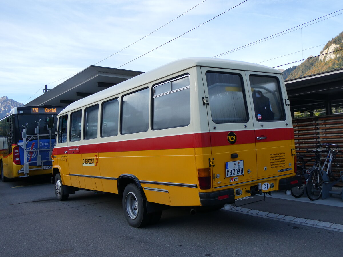 (267'999) - Aus Deutschland: Hahn, M�nchen - Nr. 6/M-MB 309H - Mercedes (ex M�ller, CH-Ennetmoos Nr. 6; ex Portenier, CH-Adelboden Nr. 6/PID 492; ex Geiger, CH-Adelboden Nr. 6) am 12. Oktober 2024 beim Bahnhof Reichenbach
