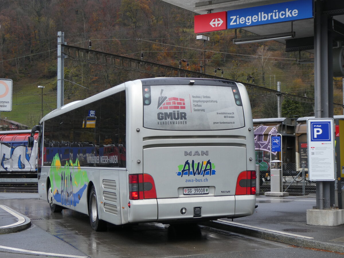 (269'262) - AWA Amden - Nr. 8/SG 39'008 - MAN am 19. November 2024 beim Bahnhof Ziegelbr�cke