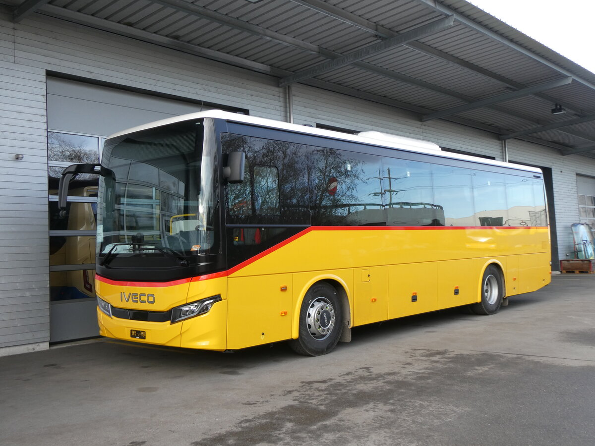 (269'875) - Ev�quoz, Erde - PID 12'235 - Iveco am 15. Dezember 2024 in Kerzers, Interbus