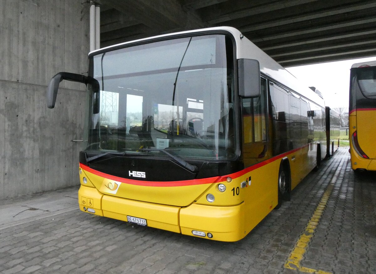 (270'122) - PostAuto Bern - Nr. 10/BE 673'731/PID 5500 - Hess (ex Klopfstein, Laupen Nr. 10) am 22. Dezember 2024 in Kerzers, Murtenstrasse