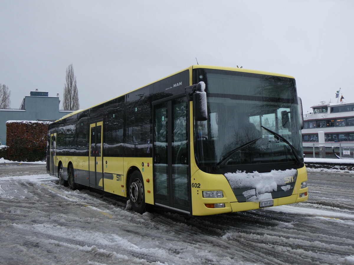 (270'136) - STI Thun - Nr. 602/BE 865'602 - MAN am 23. Dezember 2024 bei der Schiffl�ndte Thun