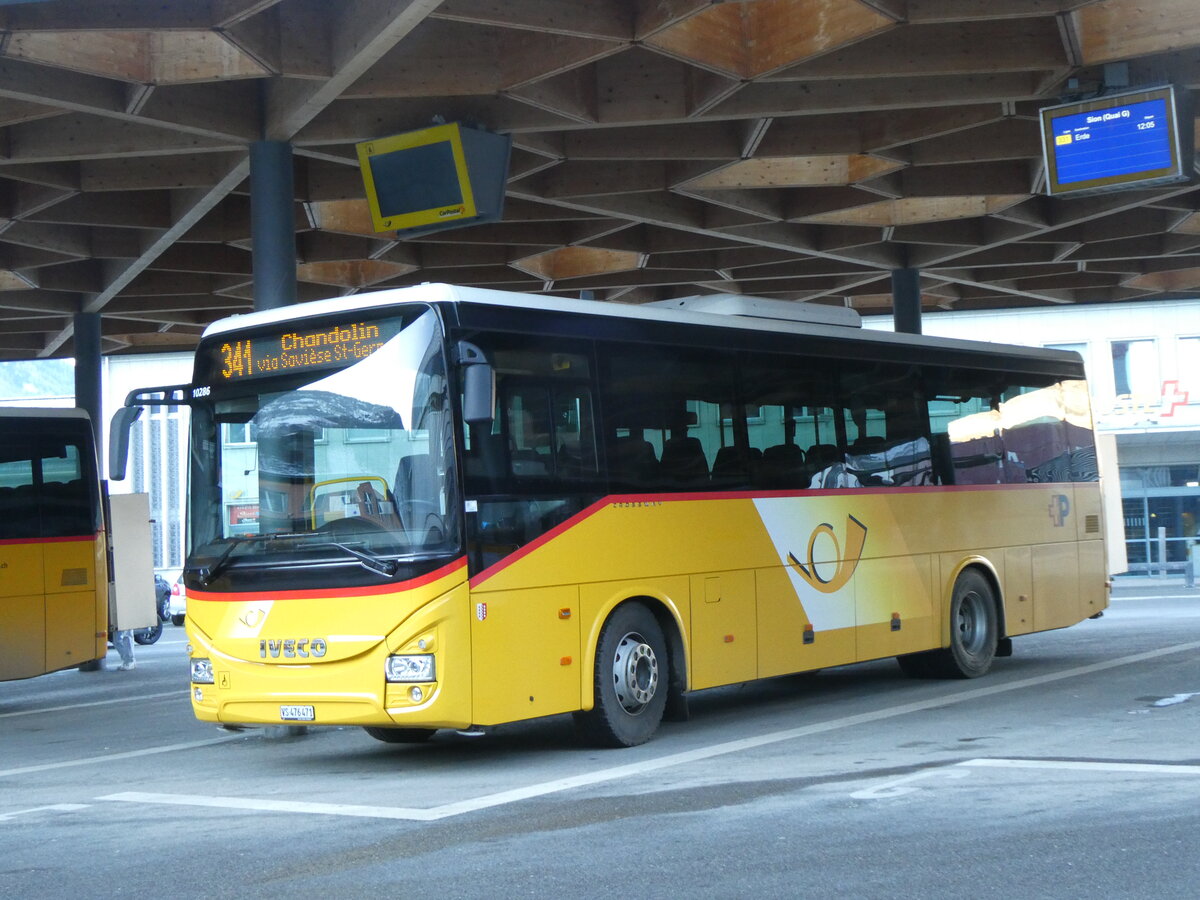 (270'486) - PostAuto Wallis - Nr. 40/VS 476'471/PID 10'286 - Iveco (ex TRD, Savi�se) am 1. Januar 2025 beim Bahnhof Sion