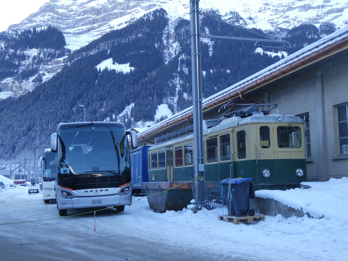(271'285) - Meier, Z�rich - ZH 263'639 - Setra am 18. Januar 2025 beim Bahnhof Grindelwald Grund