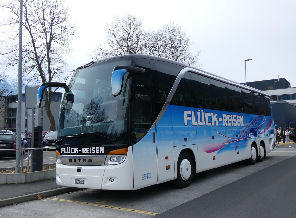 (271'851) - Fl�ck, Brienz - BE 170'009 - Setra am 11. Februar 2025 beim Bahnhof Interlaken Ost