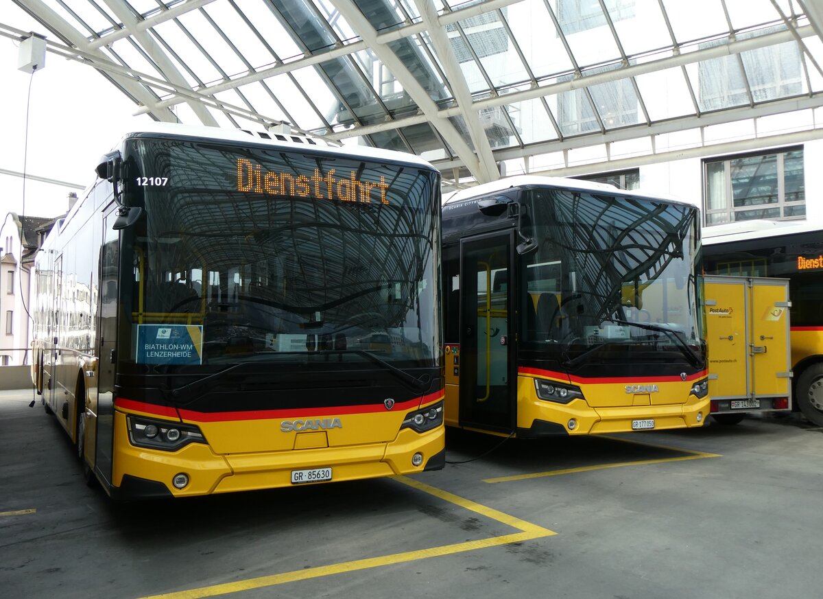 (272'000) - PostAuto Graub�nden - GR 85'630/PID 12'107 - Scania am 14. Februar 2025 in Chur, Postautostation