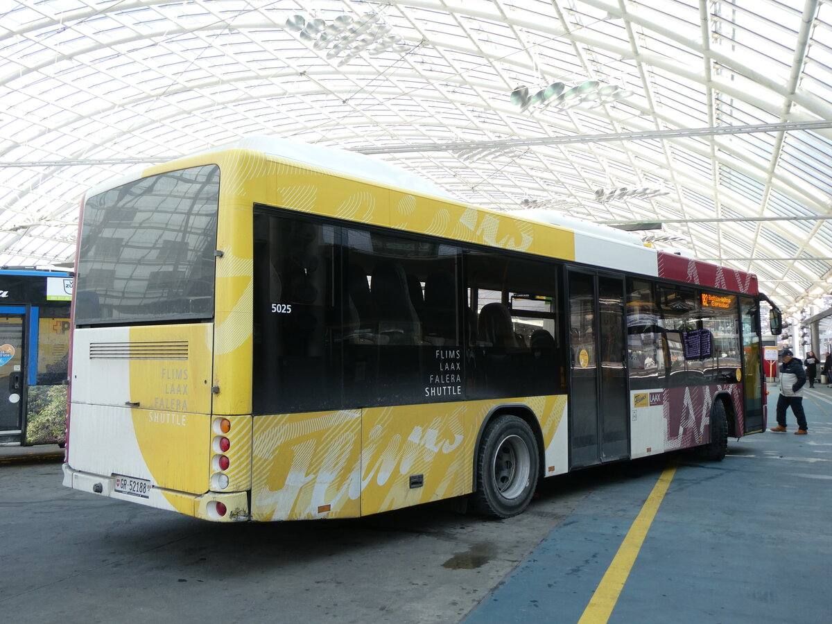 (272'035) - PostAuto Graub�nden - Nr. 14/GR 52'218/PID 5025 - Scania/Hess (ex Stuppan, Flims) am 14. Februar 2025 in Chur, Postautostation