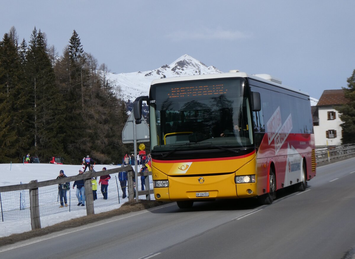 (272'339) - PostAuto Graub�nden - GR 106'551/PID 5107 - Irisbus am 22. Februar 2025 in Lantsch/Lenz, Biathlon-WM
