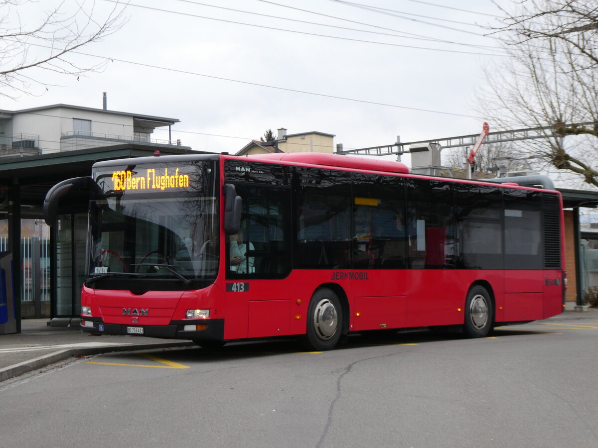 (272'508) - Bernmobil, Bern - Nr. 413/BE 716'413 - MAN am 1. M�rz 2025 beim Bahnhof Rubigen