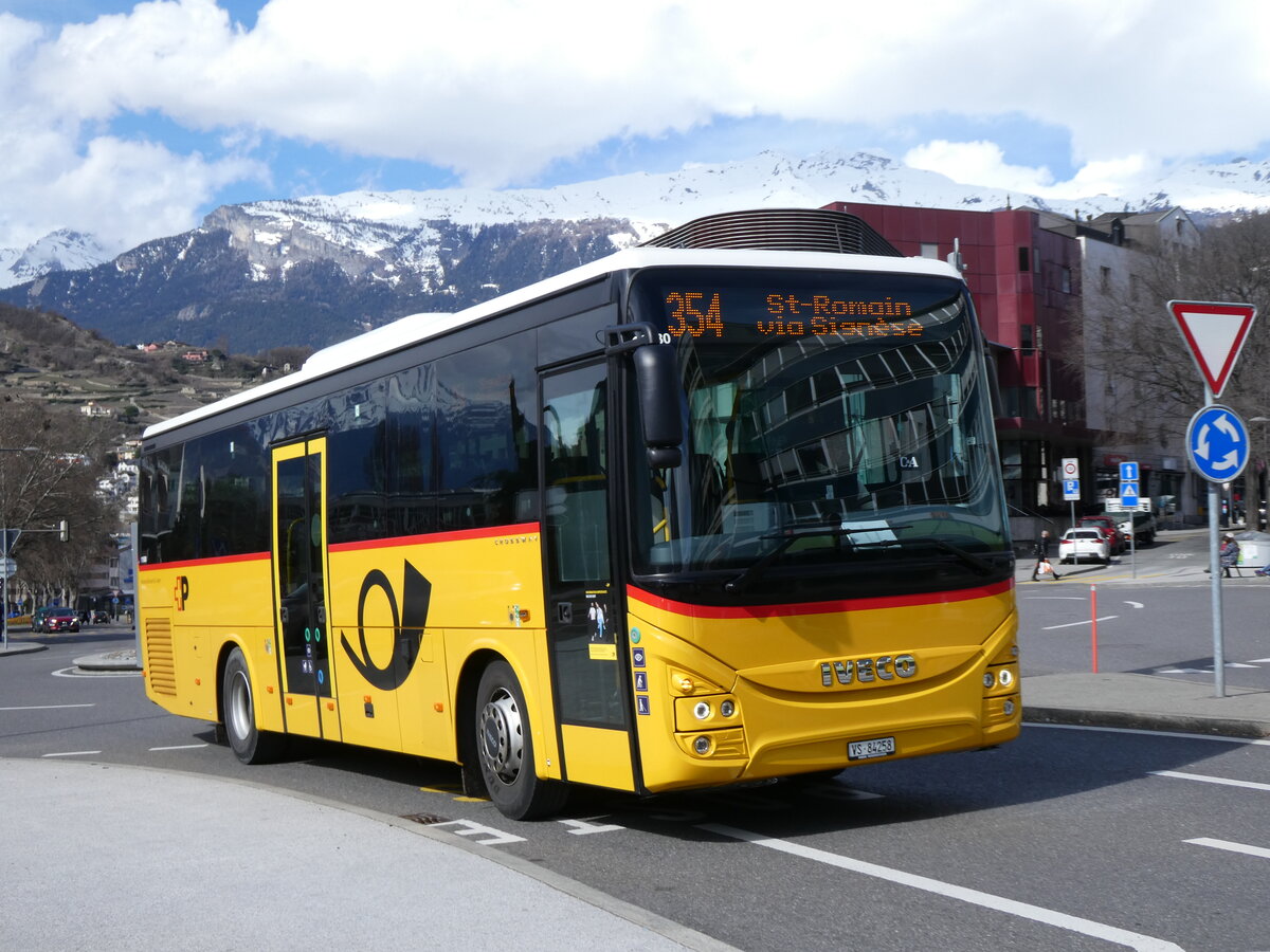 (272'795) - Buchard, Leytron - VS 84'258/PID 11'980 - Iveco am 11. M�rz 2025 beim Bahnhof Sion