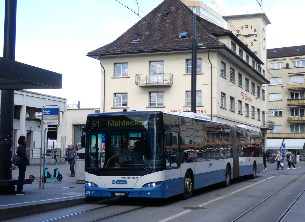 (273'159) - VBZ Z�rich - Nr. 558/ZH 730'558 - Neoplan am 24. M�rz 2025 beim Bahnhof Z�rich Oerlikon