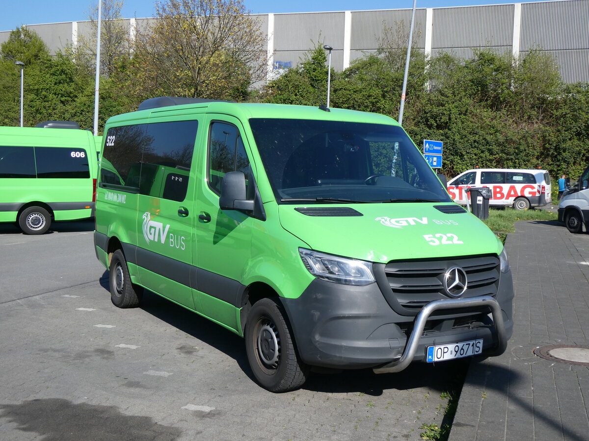 (273'542) - Aus Polen: GTV Bus, Ozimek - Nr. 522/OP 9671S - Mercedes am 3. April 2025 in Bottrop, Rastst�tte