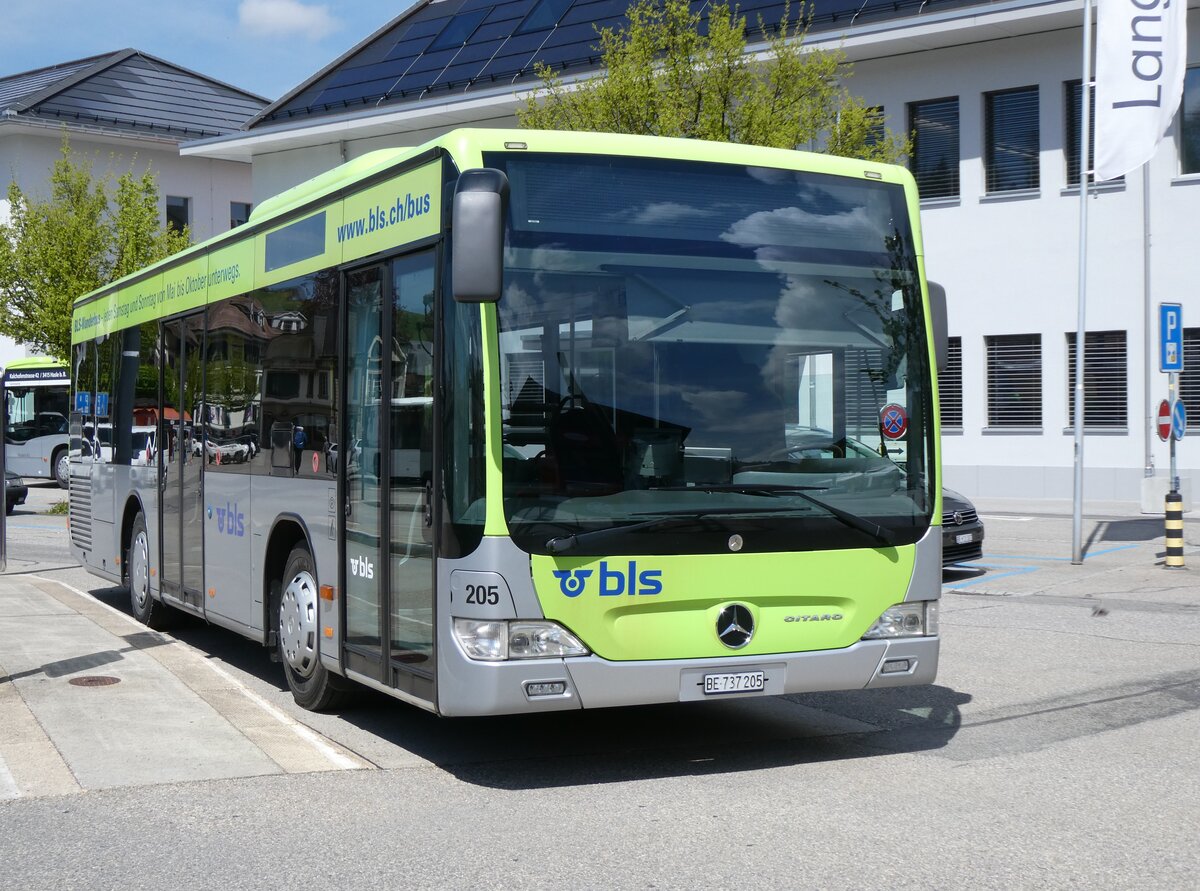 (274'357) - Busland, Burgdorf - Nr. 205/BE 737'205 - Mercedes am 28. April 2025 beim Bahnhof Langnau