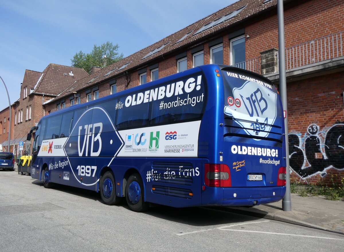 (275'354) - Wiards, Elsfleth - BRA-WM 660 - MAN am 10. Mai 2025 in Hamburg, Landungsbr�cken 