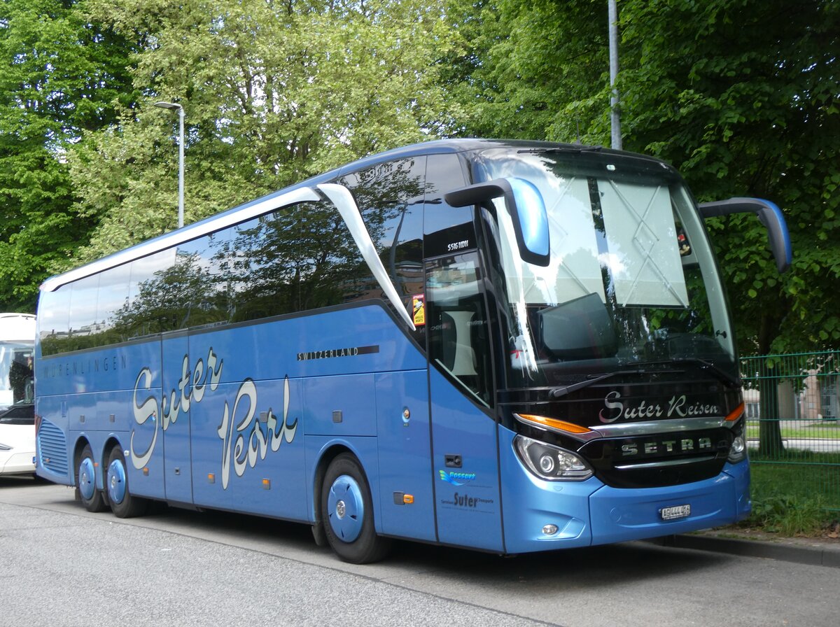 (275'380) - Aus der Schweiz: Suter, W�renlingen - AG 444'416 - Setra am 10. Mai 2025 beim Hauptbahnhof Hamburg