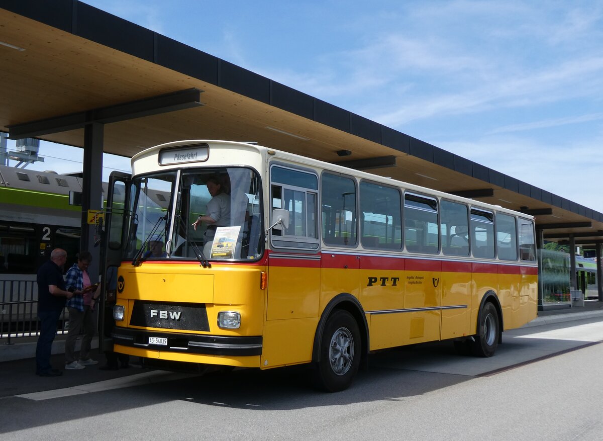 (276'181) - Birchler, Remetschwil - AG 54'039 - FBW/T�scher (ex Gerber, Winkel; ex Eggenberger, M�riken; ex Tanner, Bubendorf; ex P 24'803) am 1. Juni 2025 beim Bahnhof Biglen