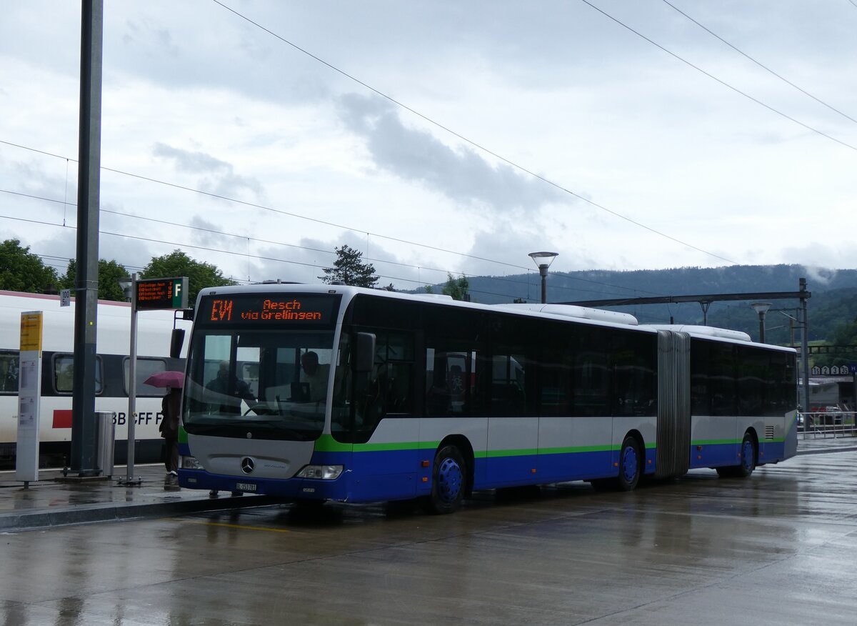 (276'258) - PostAuto Nordschweiz - BL 153'781/PID 12'422 - Mercedes (ex TPL Lugano Nr. 406) am 3. Juni 2025 beim Bahnhof Laufen