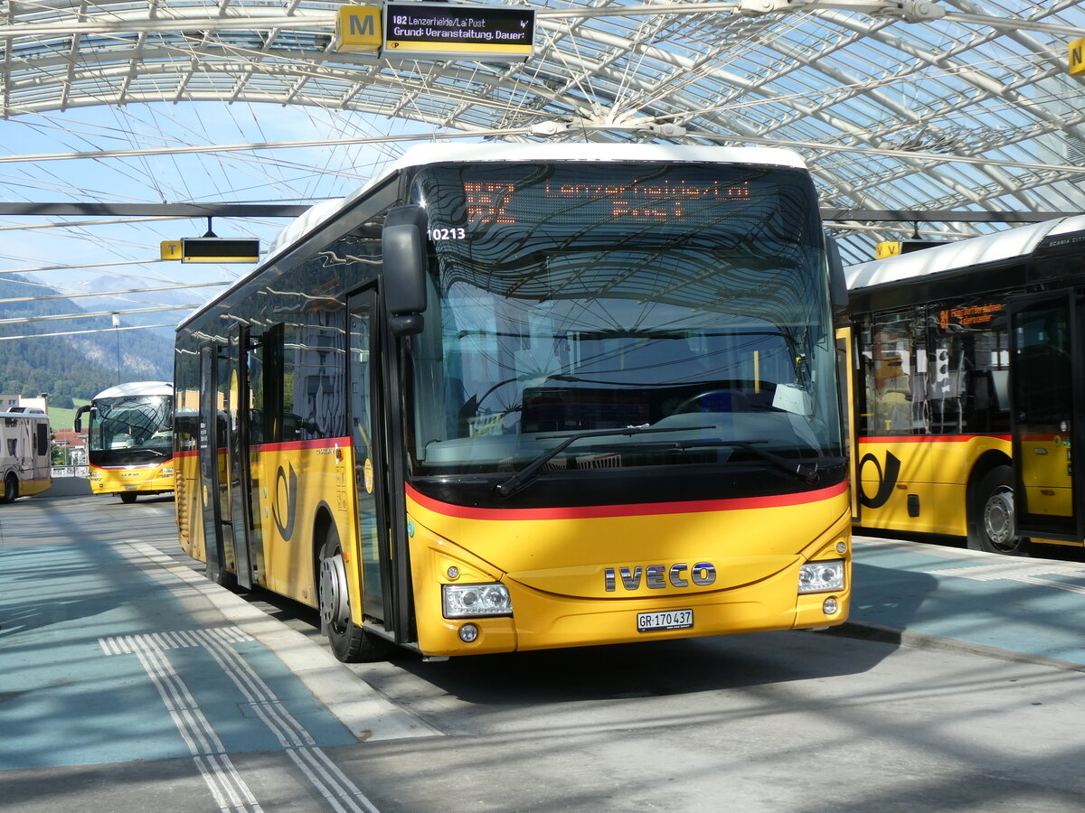 (276'871) - PostAuto Graub�nden - GR 170'437/PID 10'213 - Iveco am 18. Juni 2025 in Chur, Postautostation