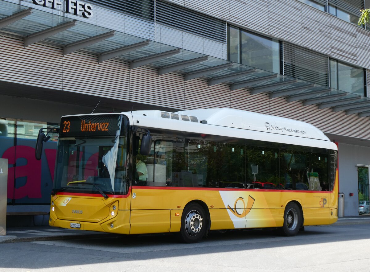 (276'921) - Gessinger, Bad Ragaz - GR 185'402/PID 11'899 - eHeuliez-Iveco am 18. Juni 2025 beim Bahnhof Landquart