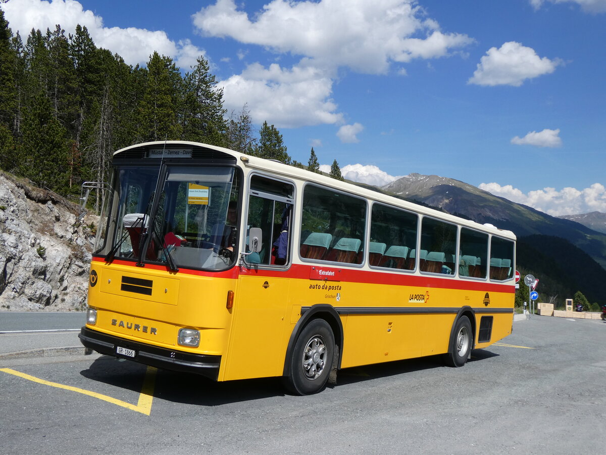 (277'056) - Gaudenz, Andeer - GR 1866 - Saurer/R&J (ex Mark, Andeer PID 2824; ex PostAuto Graub�nden; ex P 24'350) am 19. Juni 2025 auf dem Ofenpass, S�som Giv�