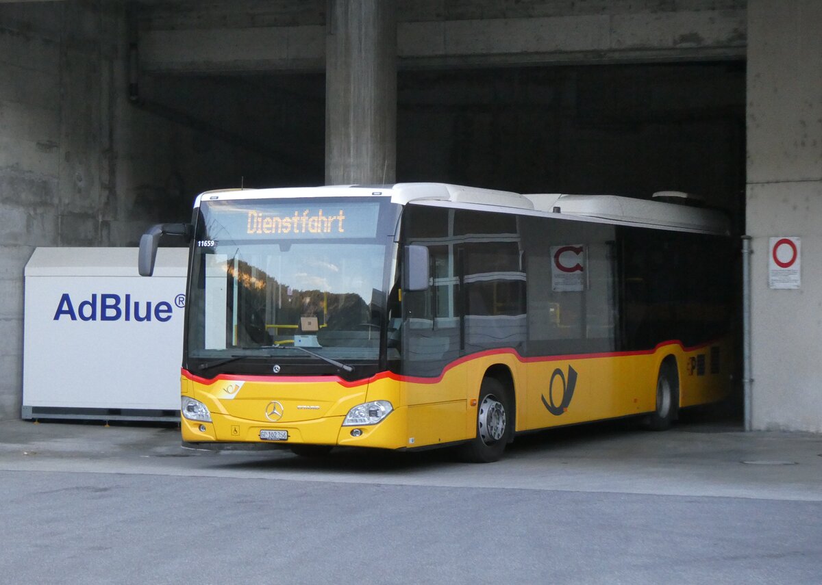 (277'081) - PostAuto Graub�nden - GR 102'356/PID 11'659 - Mercedes am 19. Juni 2025 in Thusis, Postautostation