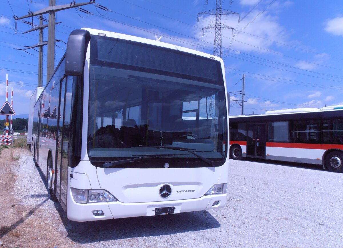 (277'625) - Interbus, Kerzers - Mercedes (ex Voegtlin-Meyer, Brugg Nr. 120/PID 4756; ex Knecht, Windisch Nr. 72) am 5. Juli 2025 in Kerzers, Murtenstrasse