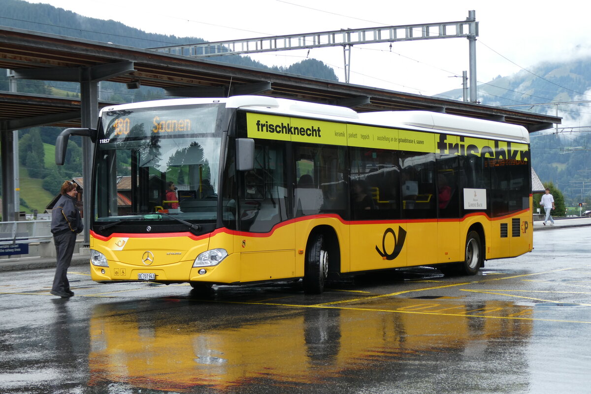 (278'073) - PostAuto Bern - BE 707'943/PID 11'857 - Mercedes (ex K�bli, Gstaad; ex PostAuto Bern BE 538'988; ex PostAuto Bern BE 653'386) am 26. Juli 2025 beim Bahnhof Gstaad