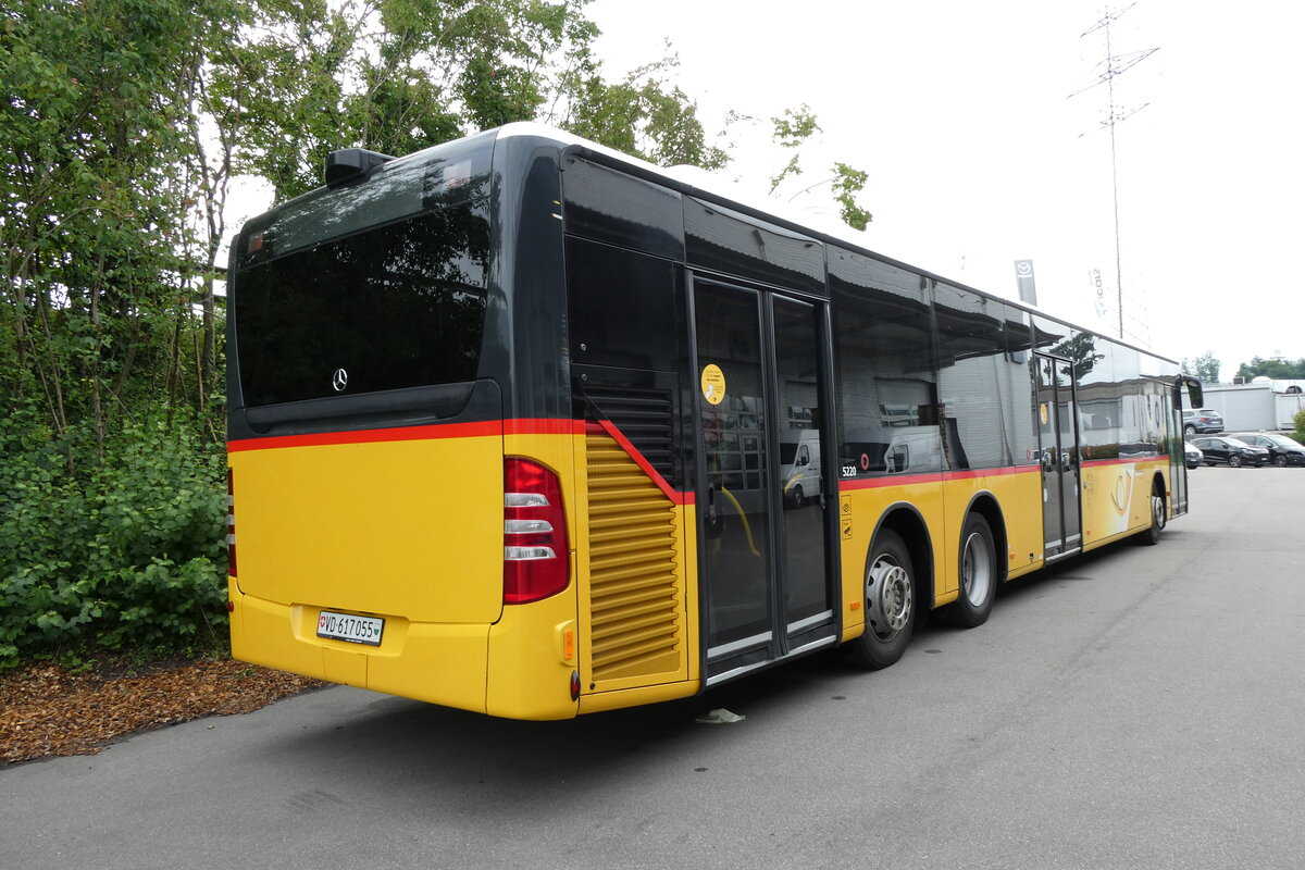 (278'082) - CarPostal Ouest - VD 617'055/PID 5220 - Mercedes (ex PostAuto Ostschweiz; ex PostAuto Ostschweiz Nr. 8) am 27. Juli 2025 in Kerzers, Interbus