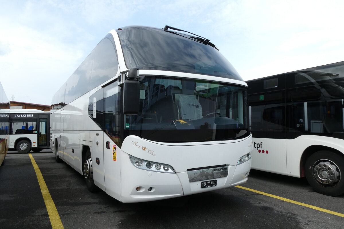 (278'096) - Domo, Glattbrugg - Neoplan (ex Frey, D-Grossk�llnbach) am 27. Juli 2025 in Kerzers, Interbus