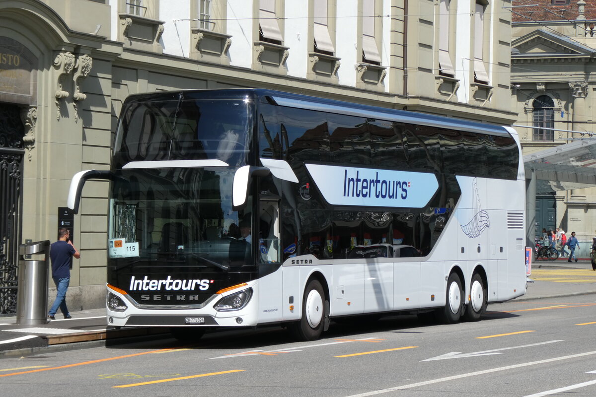 (278'350) - Daimler Buses, Winterthur - ZH 771'894 - Setra (ex Ammann, Neerach) am 1. August 2025 beim Bahnhof Bern (Einsatz Intertours)