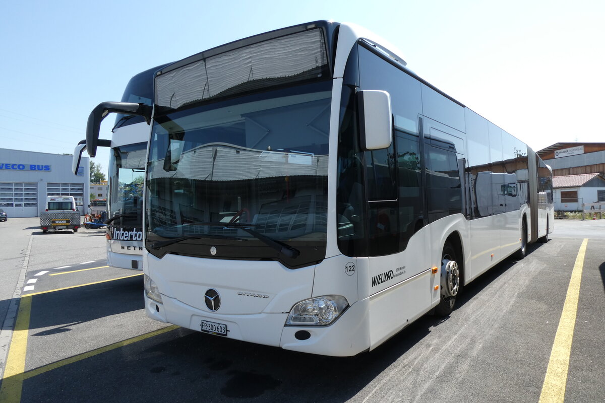 (278'768) - Wieland, Murten - Nr. 122/FR 300'603 - Mercedes (ex Interbus, Yverdon Nr. 209; ex Gschwindl, A-Wien Nr. 8401) am 9. August 2025 in Kerzers, Interbus
