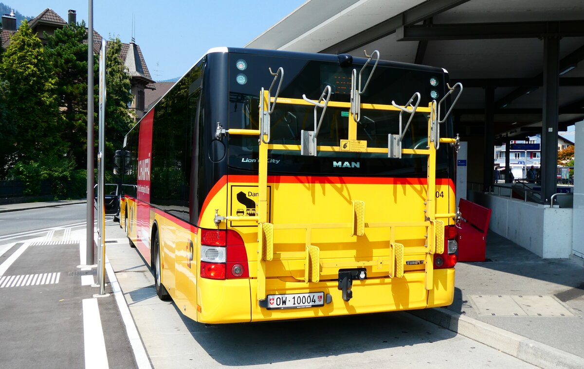 (279'226) - PostAuto Zentralschweiz - Nr. 504/OW 10'004/PID 10'777 - MAN (ex Nr. 10; ex Dillier, Sarnen Nr. 10) am 19. August 2025 beim Bahnhof Sarnen 