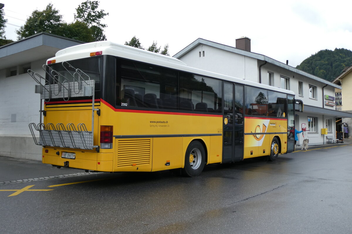 (279'887) - Spring, Schwenden - BE 26'671/PID 2592 - Setra am 5. September 2025 beim Bahnhof Oey-Diemtigen