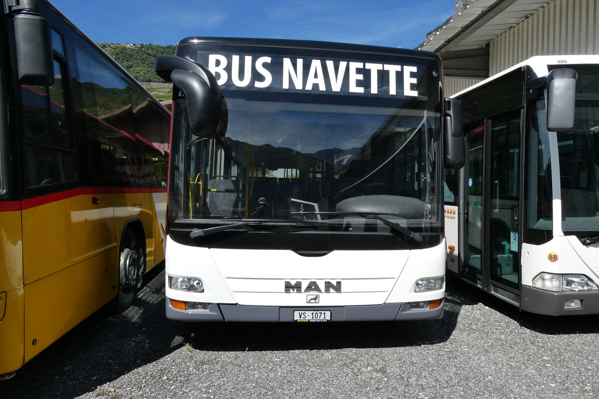 (279'988) - Buchard, Leytron - VS 1071 - MAN (ex PostAuto Wallis Nr. 69/PID 4779; ex Lathion, Sion Nr. 69) am 6. September 2025 in Leytron, Garage