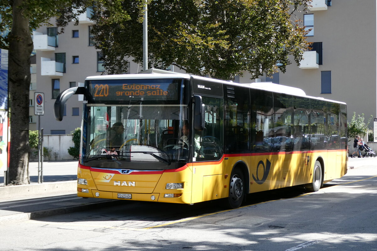 (279'998) - PostAuto Wallis - Nr. 2/VS 415'454/PID 10'884 - MAN (ex CarPostal Ouest; ex TMR Martigny) am 6. September 2025 beim Bahnhof Martigny