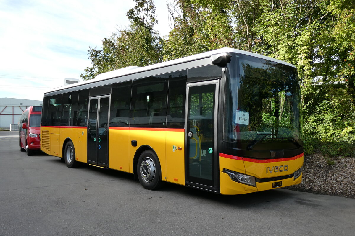 (280'022) - PostAuto Graub�nden - PID 12'380 - Iveco am 6. September 2025 in Kerzers, Interbus