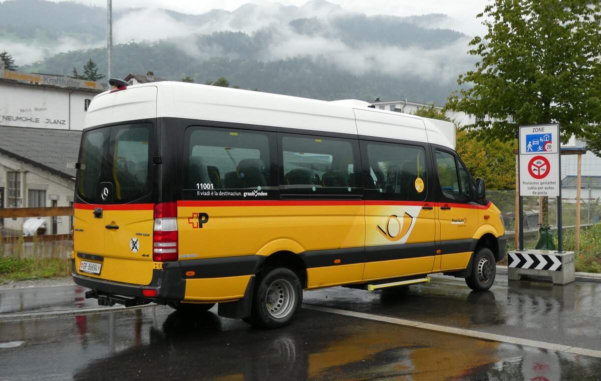 (280'112) - PostAuto Graub�nden - GR 86'694/PID 11'001 - Mercedes (ex Nr. 35; ex Nr. 5) am 9. September 2025 beim Bahnhof Ilanz