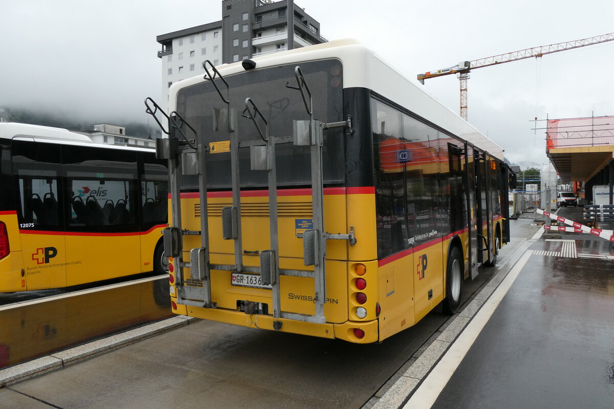 (280'218) - PostAuto Graub�nden - GR 163'695/PID 10'090 - Scania/Hess (ex Nr. 54; ex Buchli, Versam) am 10. September 2025 beim Bahnhof Ilanz