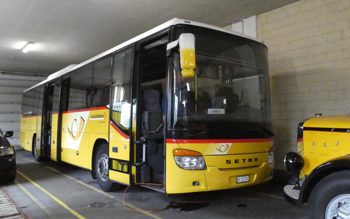 (280'234) - Bundi, Disentis - GR 102'982/PID 5619 - Setra am 10. September 2025 in Disentis, Garage