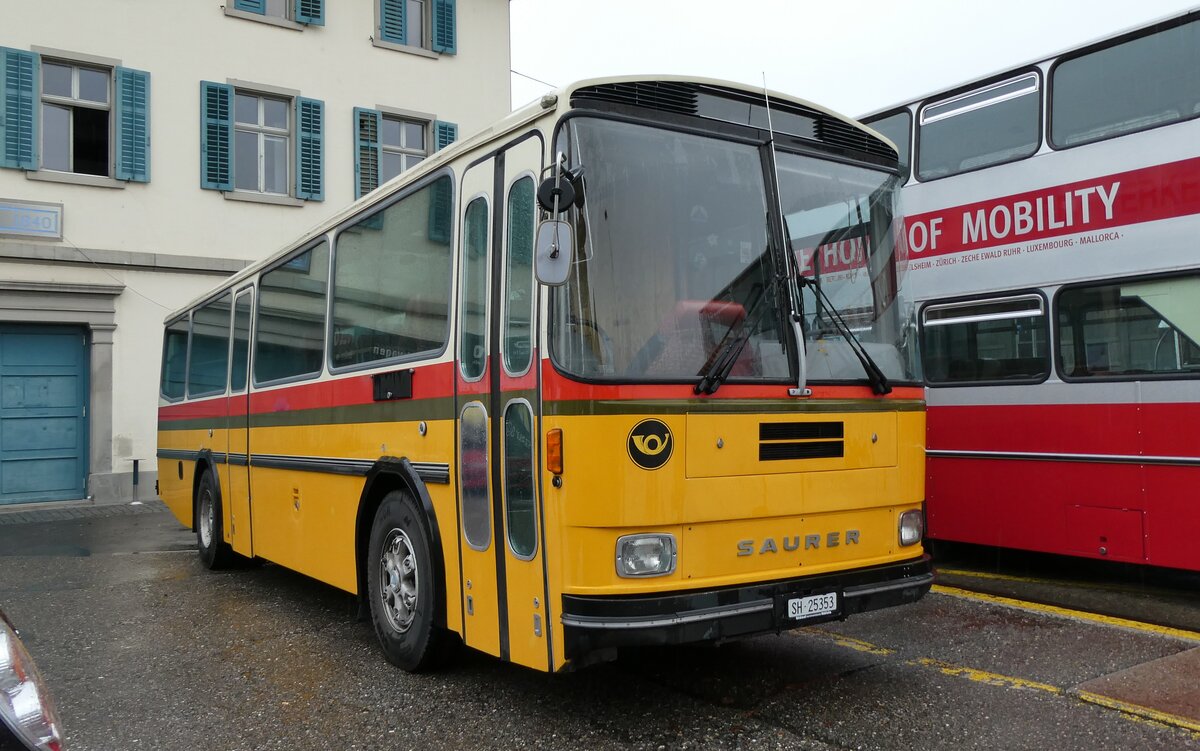 (280'696) - Peter, Winterthur - SH 25'353 - Saurer/T�scher (ex Emch, Algetshausen; ex Maillard, Evol�ne; ex Segessenmann, Burgistein; ex P 24'229) am 27. September 2025 beim Bahnhof W�denswil