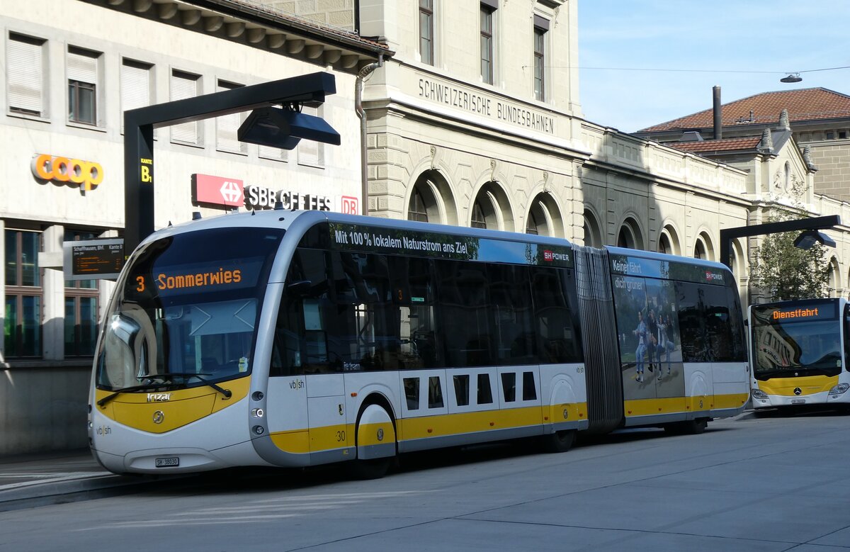 (281'101) - VBSH Schaffhausen - Nr. 30/SH 38'030 - eIrizar am 10. Oktober 2025 beim Bahnhof Schaffhausen