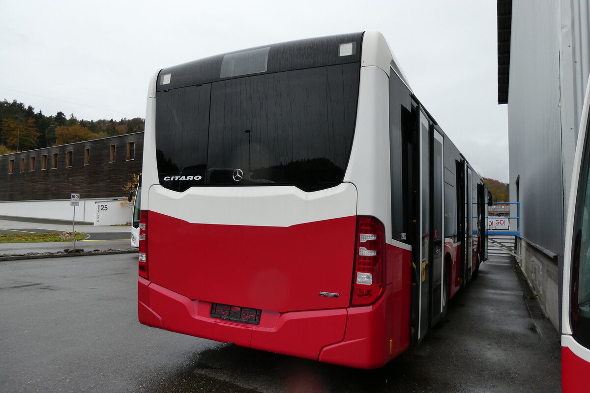 (281'800) - CarPostal Ouest - PID 12'302 - Mercedes (ex Wiener Linien, A-Wien Nr. 8120) am 25. Oktober 2025 in Winterthur, Daimler Buses