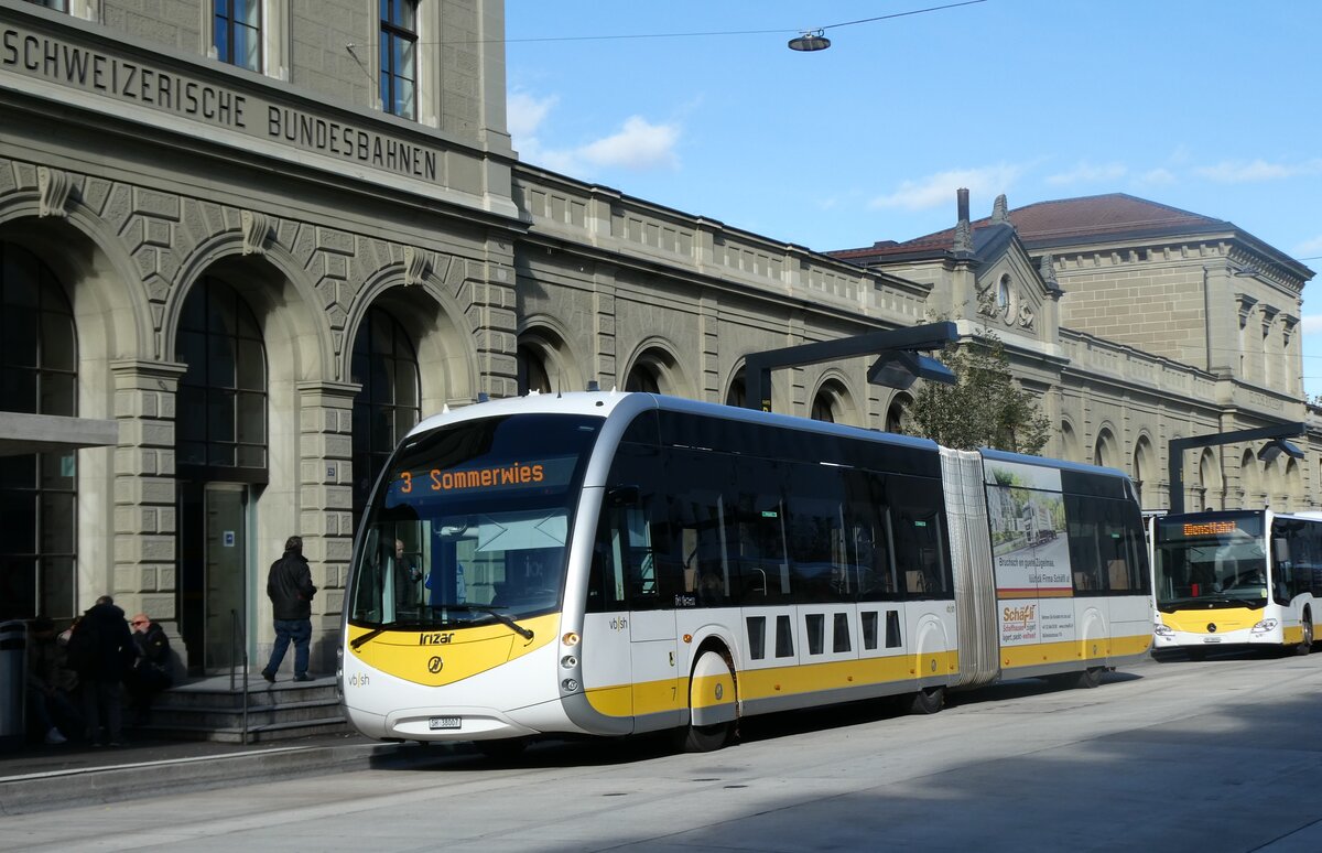 (281'909) - VBSH Schaffhausen - Nr. 7/SH 38'007 - eIrizar am 30. Oktober 2025 beim Bahnhof Schaffhausen