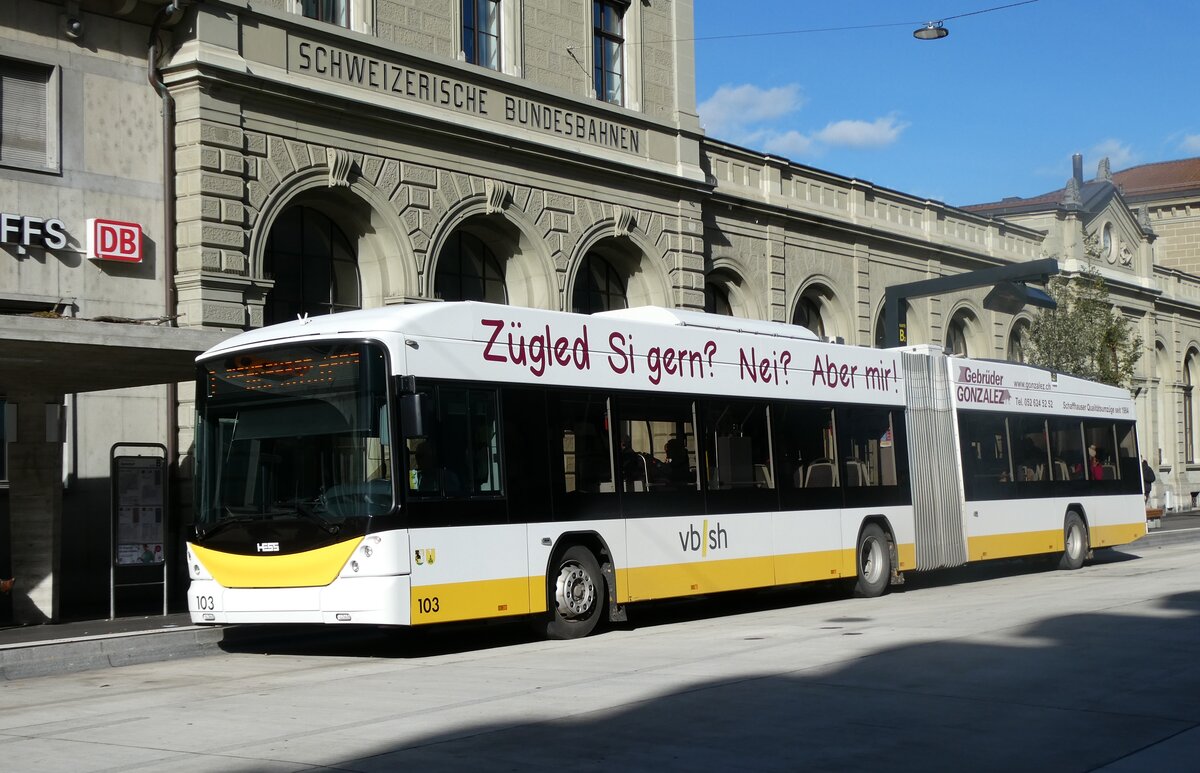 (281'912) - VBSH Schaffhausen - Nr. 103 - Hess/Hess Gelenktrolleybus am 30. Oktober 2025 beim Bahnhof Schaffhausen