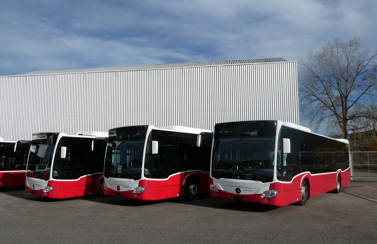 (282'432) - PostAuto Ostschweiz - PID 12'415 - Mercedes (ex Wiener Linien, A-Wien Nr. 8156) am 15. November 2025 in Winterthur, Daimler Buses