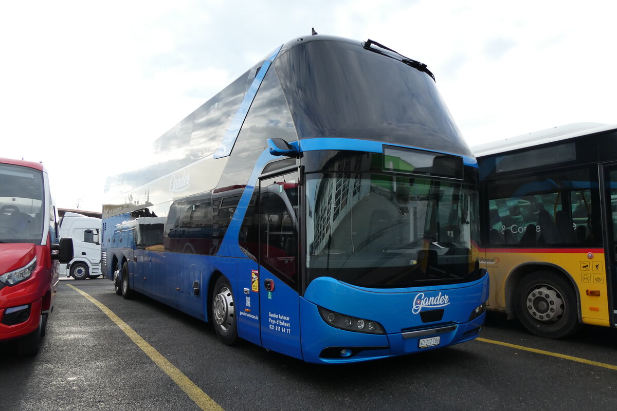 (283'333) - Gander, Ch�teau-d'Oex - VD 217'786 - Neoplan am 20. Dezember 2025 in Kerzers, Interbus