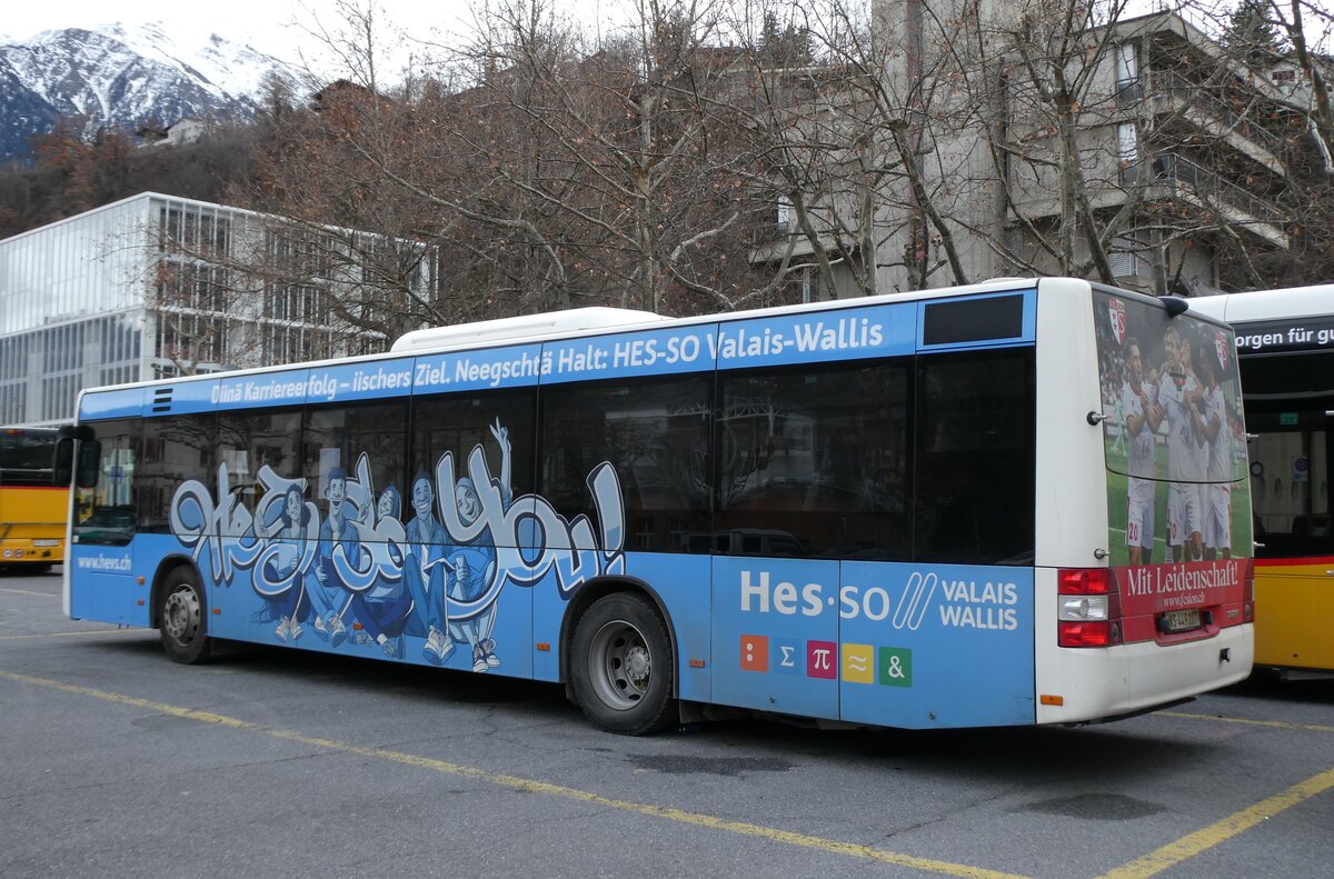 (283'447) - PostAuto Wallis - VS 449'117/PID 10'445 - MAN am 23. Dezember 2025 in Brig, Garage