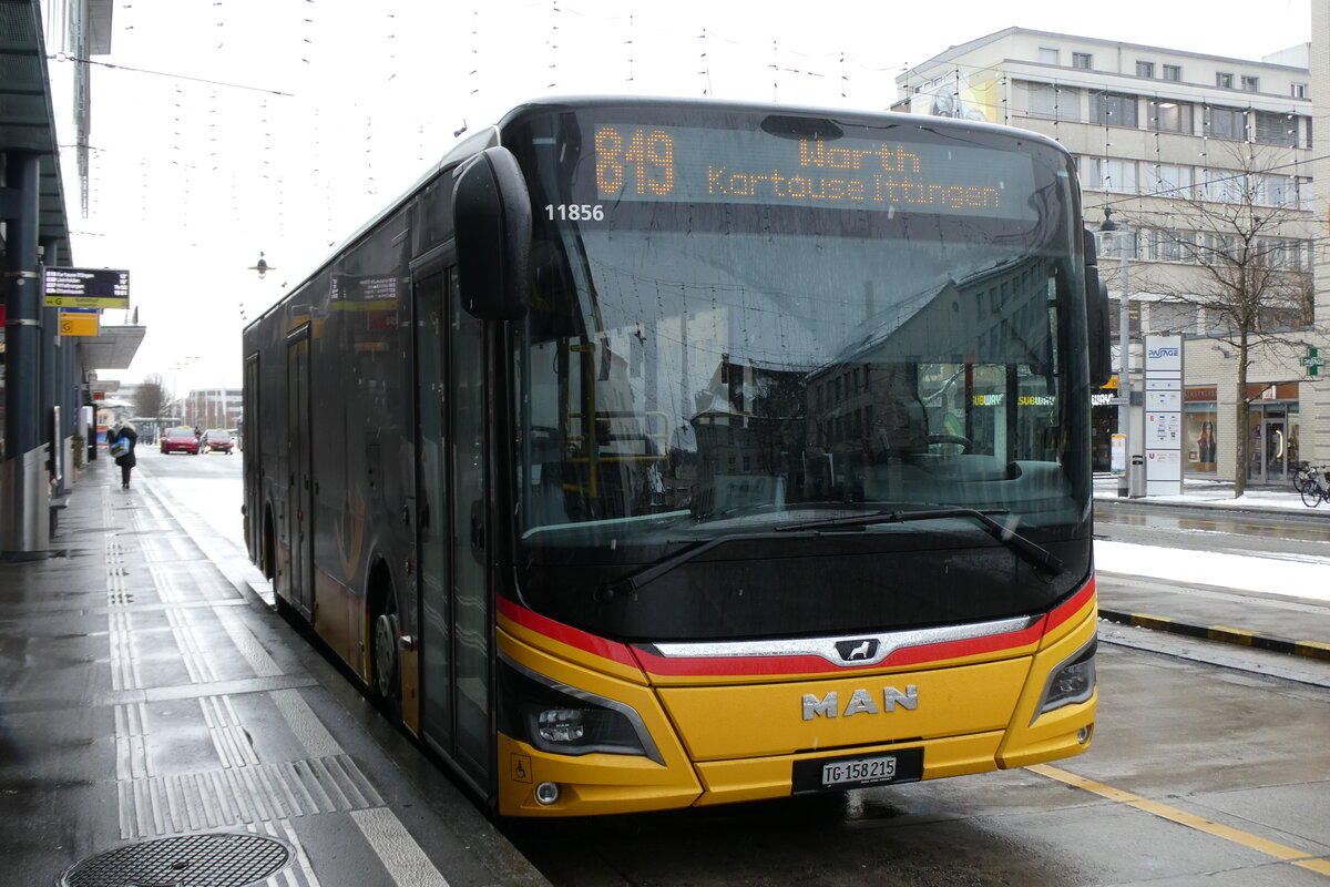 (283'766) - PostAuto Ostschweiz - TG 158'215/PID 11'856 - MAN am 8. Januar 2026 beim Bahnhof Frauenfeld